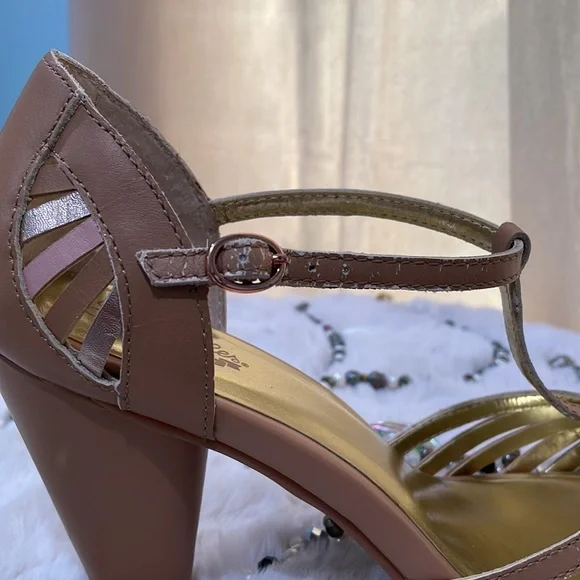 Wonderful Seychelles Heel Shoes - Picture 10 of 11